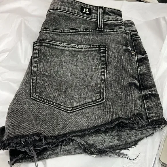 L.T.J. Letter To Juliet raw hem cutoff washed black denim jean shorts Large NWT - Picture 8 of 14
